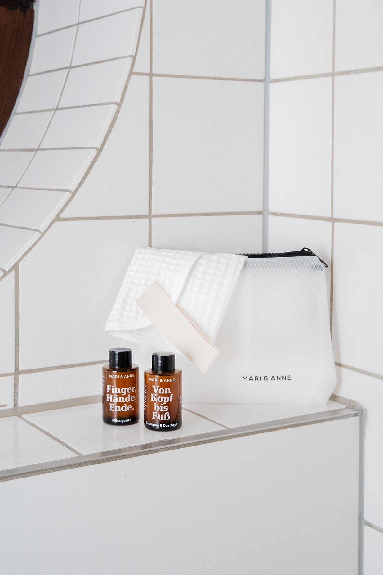 VON KOPF BIS FUß — SHAMPOO + DUSCHGEL