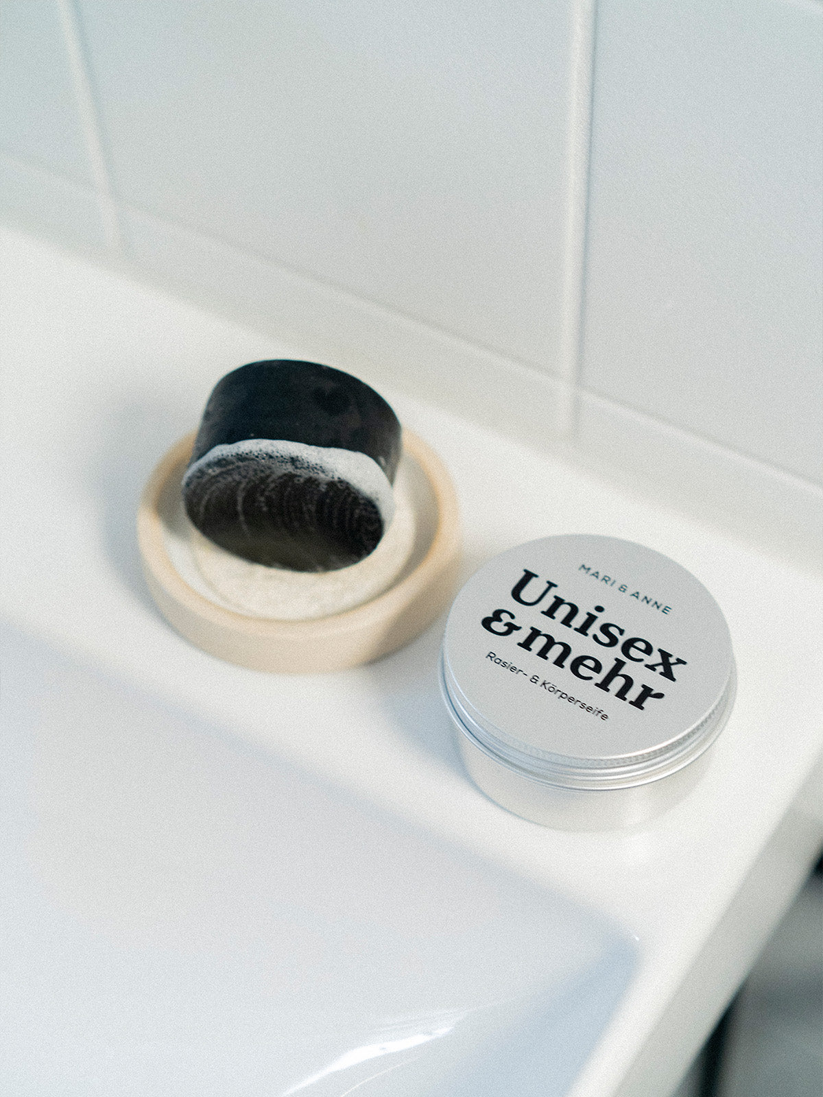 UNISEX & MEHR — KÖRPER + RASiERSEiFE "DOSE"