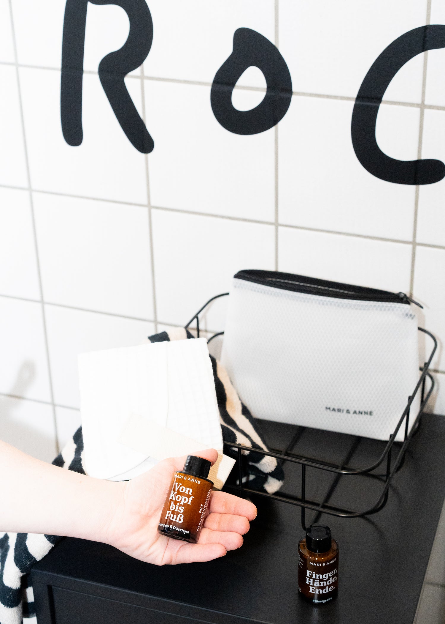 VON KOPF BIS FUß — SHAMPOO + DUSCHGEL